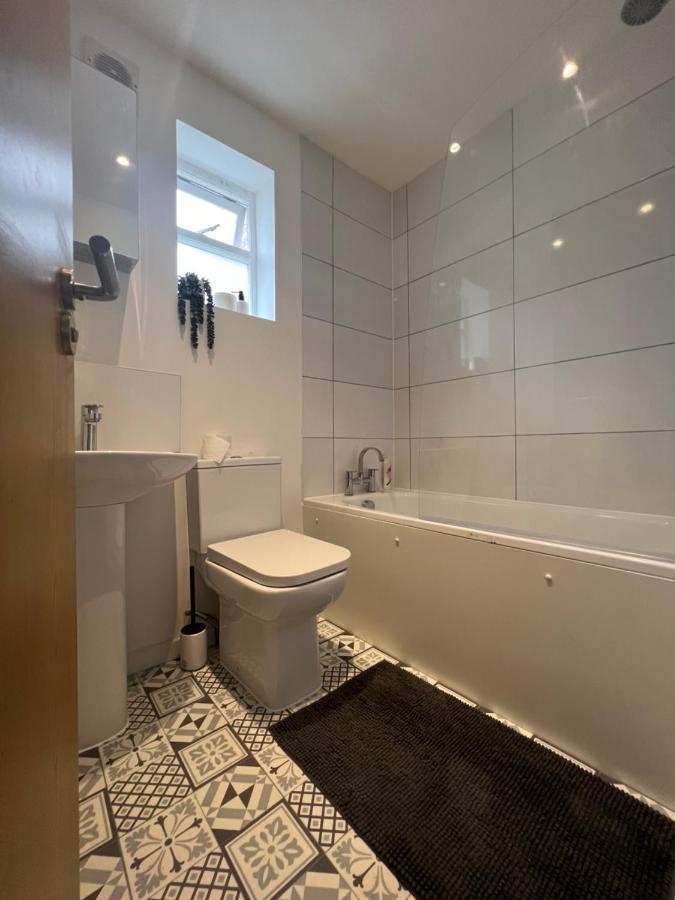 Lovely 2-Bedroom Victorian Flats Лондон Экстерьер фото